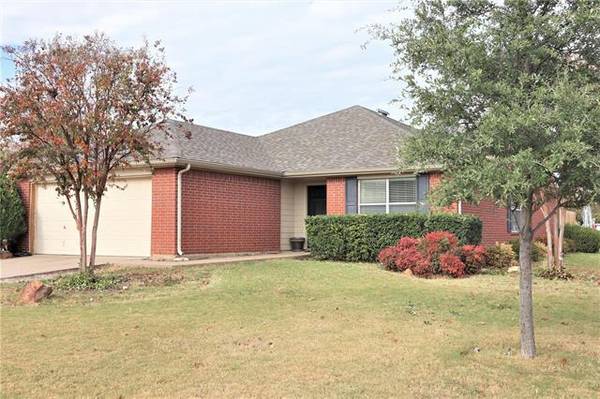 8600 Hawkview Drive, Fort Worth, TX 76179