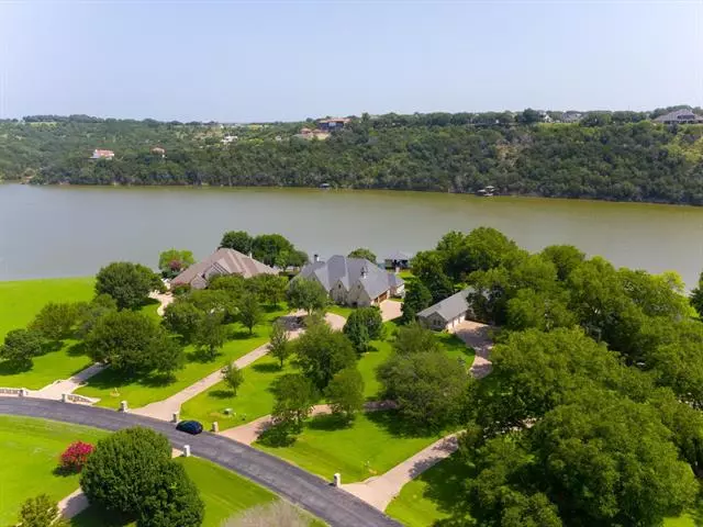 1302 E Baja Court, Granbury, TX 76048