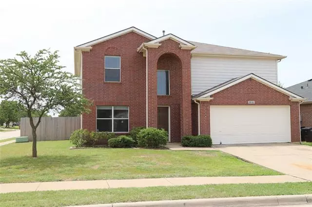 1816 Two Hawks Drive, Fort Worth, TX 76131