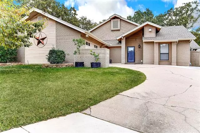 4326 Willow Bend Drive, Arlington, TX 76017