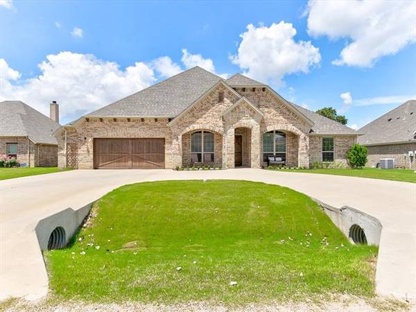 2814 Willow Ridge Circle, Granbury, TX 76049