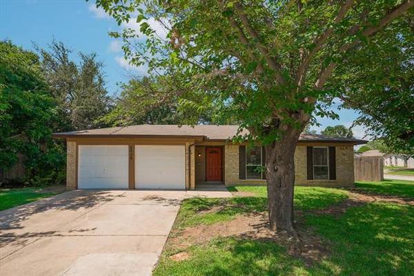 6629 Richardson Drive, Watauga, TX 76148