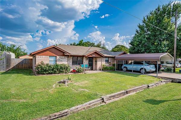 3945 Country Meadows Circle, Granbury, TX 76049