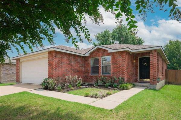 1216 Golden Sand Drive, Denton, TX 76210