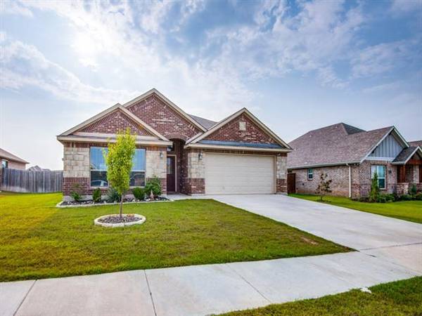 4019 Highplains Drive, Sanger, TX 76266