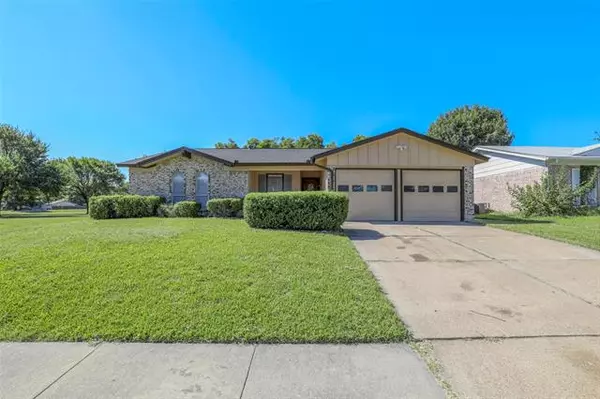 1104 Waverly Drive, Arlington, TX 76015