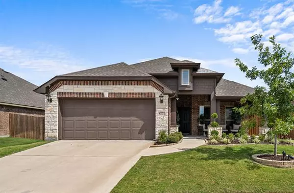 8821 Cassidy Lane, Aubrey, TX 76227