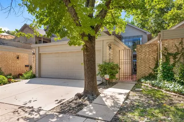 4721 Collinwood Avenue,  Fort Worth,  TX 76107