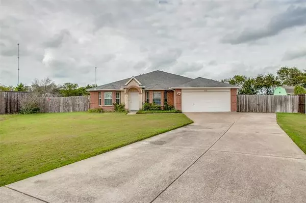 4421 Omega Drive, Midlothian, TX 76065