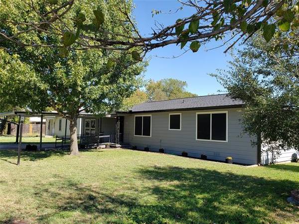 808 Clyde Street, White Settlement, TX 76108