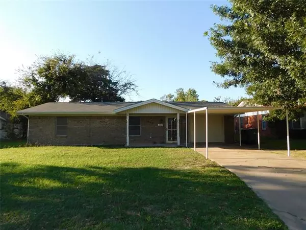 1406 Nugent Street, Bowie, TX 76230