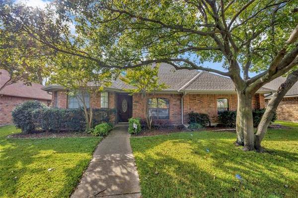 1934 Lansdown Drive, Carrollton, TX 75010