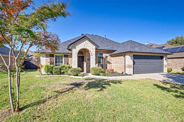 102 Greenvale Drive, Mansfield, TX 76063