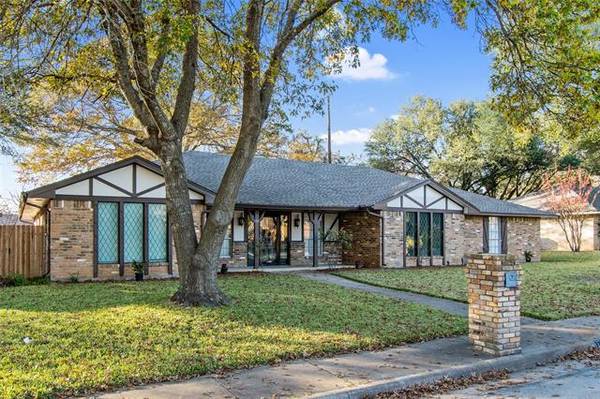 1321 Thunderbrook Drive, Desoto, TX 75115