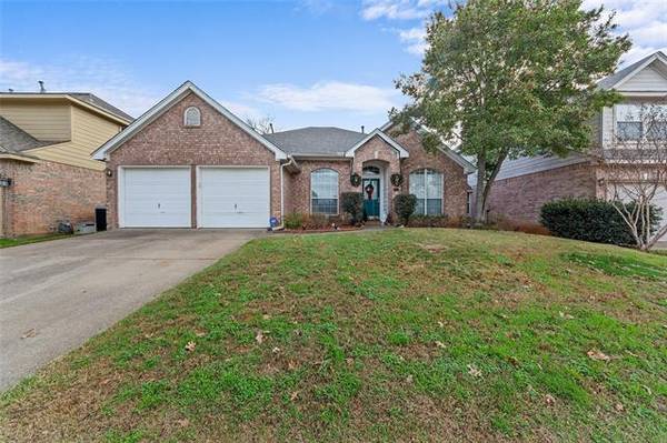 2206 Knoll Ridge Drive, Corinth, TX 76210