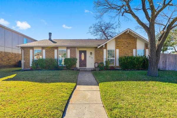 8714 Linda Vista Drive, Rowlett, TX 75088