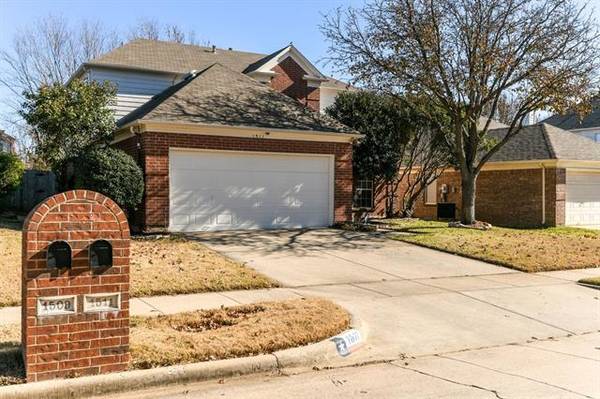 1511 Park Chase Avenue, Arlington, TX 76011