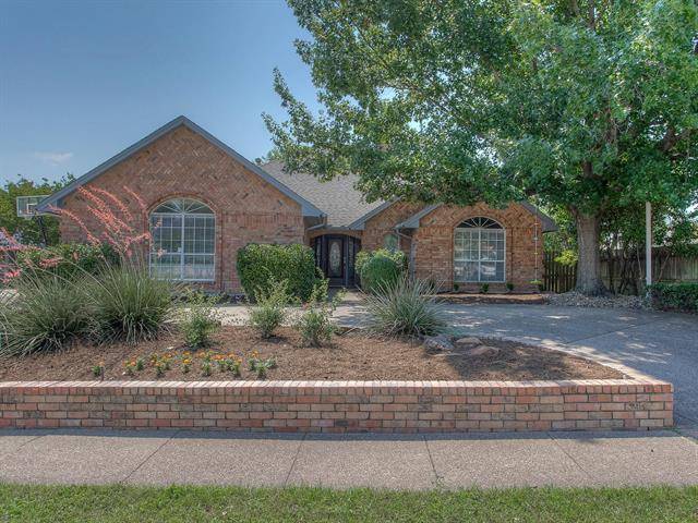 10221 Fieldcrest Drive, Benbrook, TX 76126