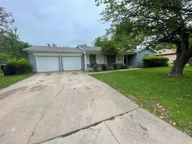 2516 Glen Garden Avenue, Fort Worth, TX 76119