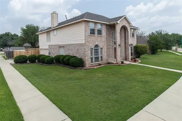 4817 Park Brook Drive, Fort Worth, TX 76137