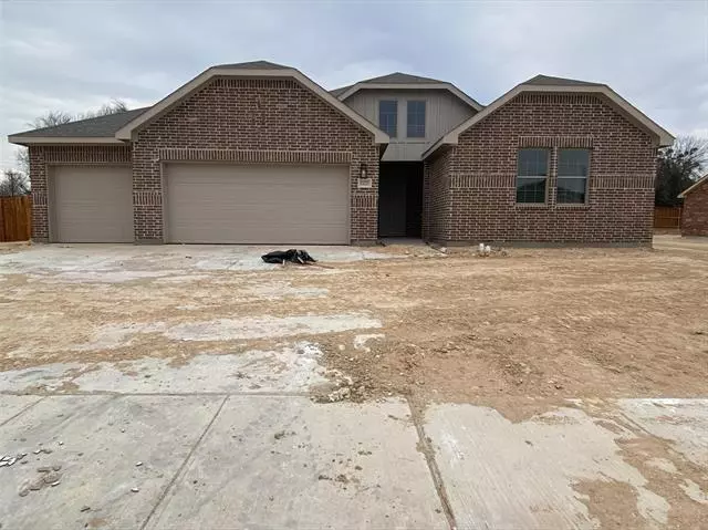 13225 Ridings Drive, Fort Worth, TX 76052