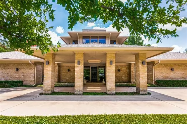 Dallas, TX 75248,16814 Club Hill Drive