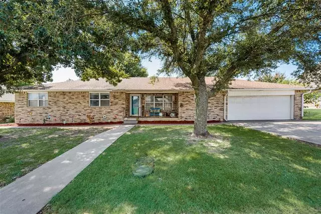 Muenster, TX 76252,1035 N Elm Street