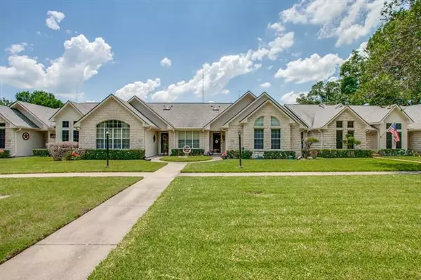 1017 W 4th Avenue, Corsicana, TX 75110