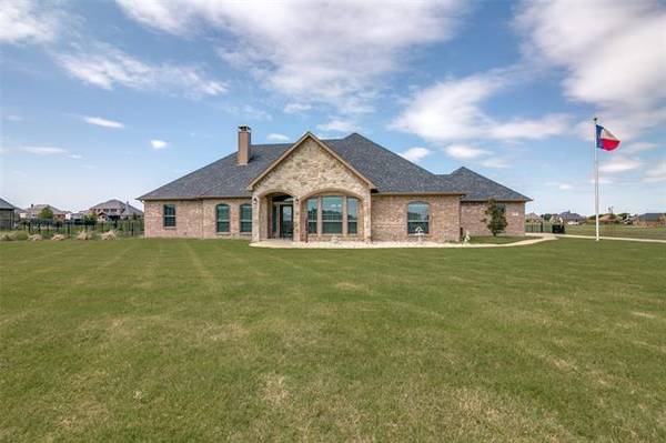 1066 Foolish Pleasure Drive, Terrell, TX 75160