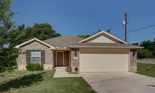 257 Walnut Bend Road,  Springtown,  TX 76082