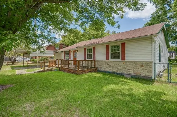 Van Alstyne, TX 75495,441 Bailey Street