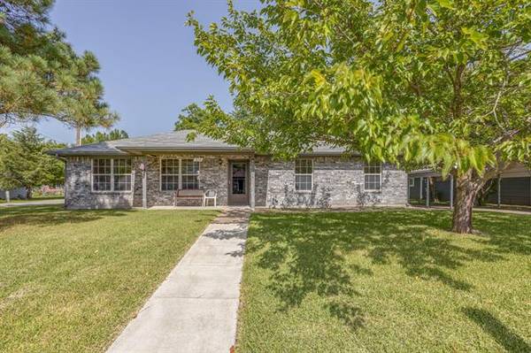 714 Wood Street, Royse City, TX 75189