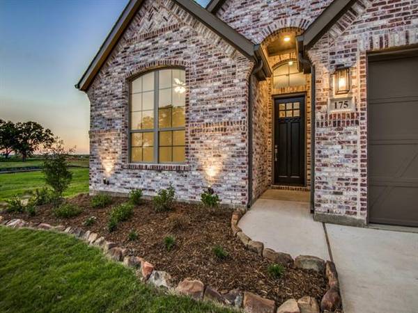 175 Lakeview Circle, Pilot Point, TX 76258