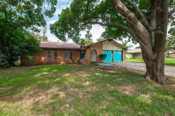 2305 Georgetown Drive, Denton, TX 76201