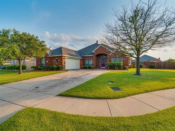 1126 Kardinal Court, Midlothian, TX 76065