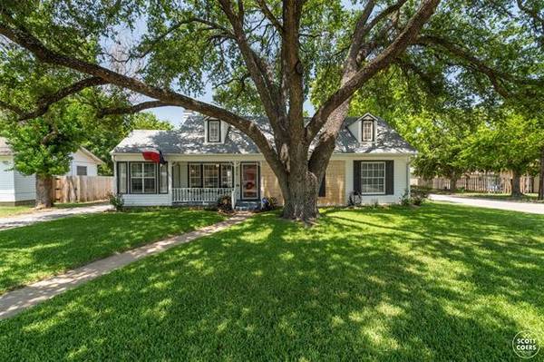 2210 1st Street, Brownwood, TX 76801