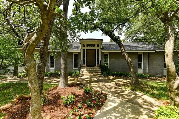 2803 Black Oak Lane, Arlington, TX 76012