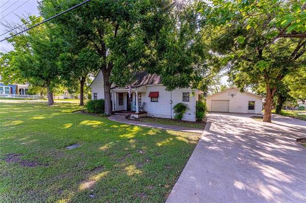 317 Trice Street, Maypearl, TX 76064