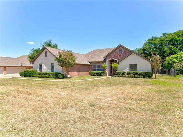 8536 Kingsley Circle, Granbury, TX 76049