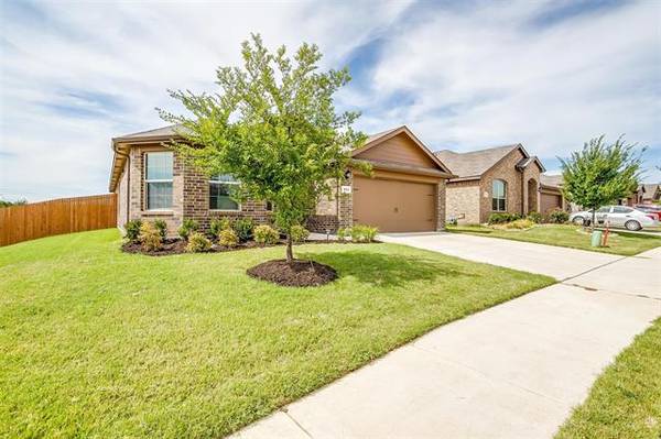 852 Rutherford Drive, Crowley, TX 76036