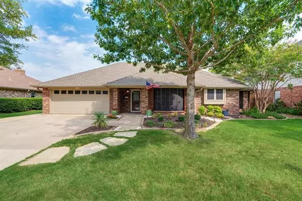 3316 Glade Creek Drive, Hurst, TX 76054