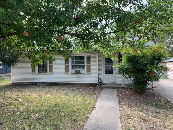 405 Lockwood Street, White Settlement, TX 76108