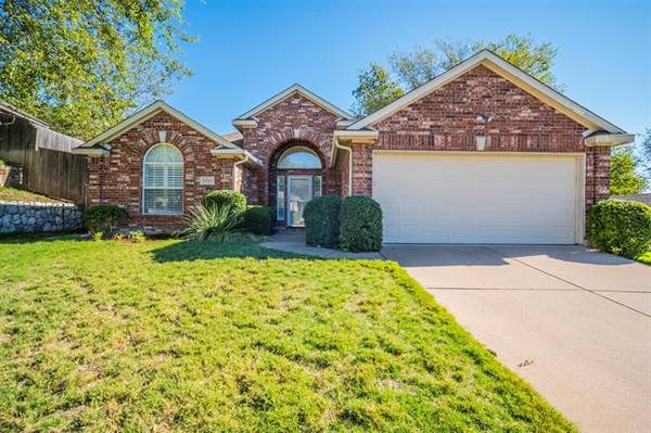 1333 Colorado Drive, Benbrook, TX 76126