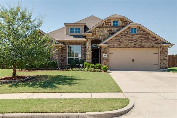 1048 Chandler Street, Kennedale, TX 76060