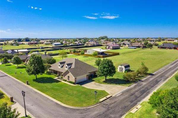 973 Rolling Meadow Drive, Lavon, TX 75166