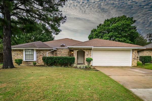 1217 Brookfield Lane, Mansfield, TX 76063