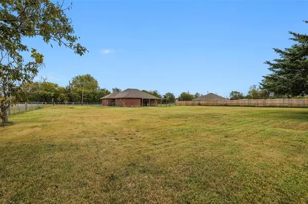 Palmer, TX 75152,300 Lakeview Drive