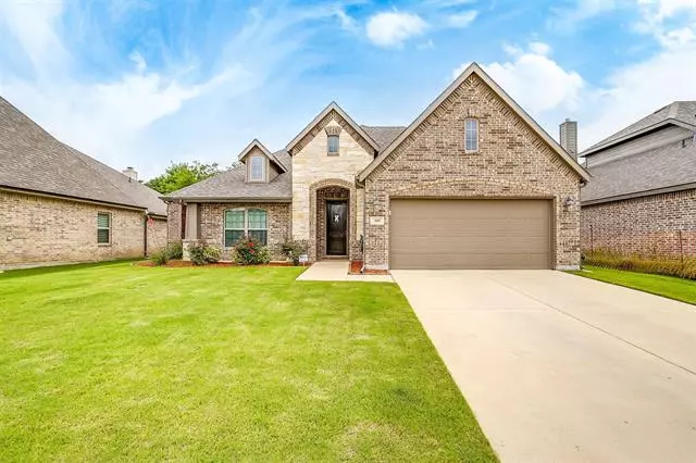 305 Prairie Oak Court, Burleson, TX 76028