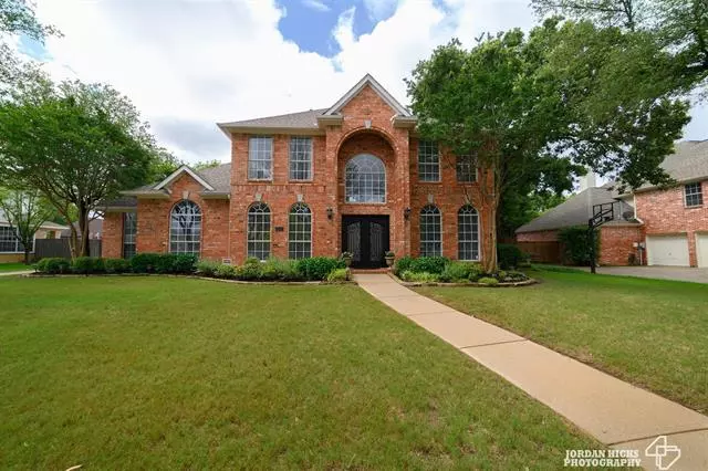 822 Forest Lakes Drive, Keller, TX 76248