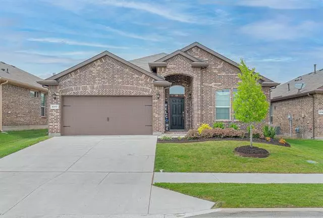 2517 Clay Creek Lane, Fort Worth, TX 76177